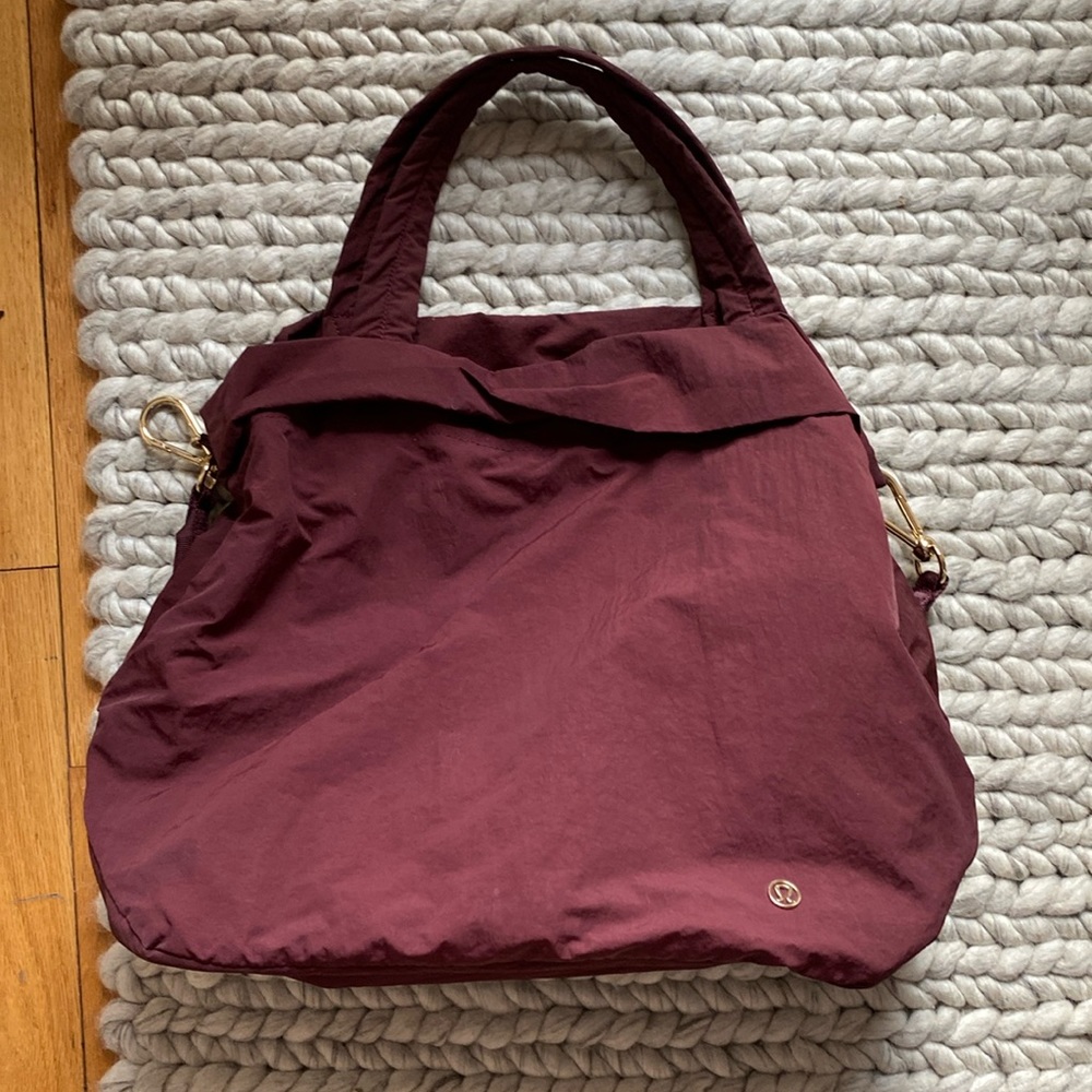 Lululemon On My Level tote